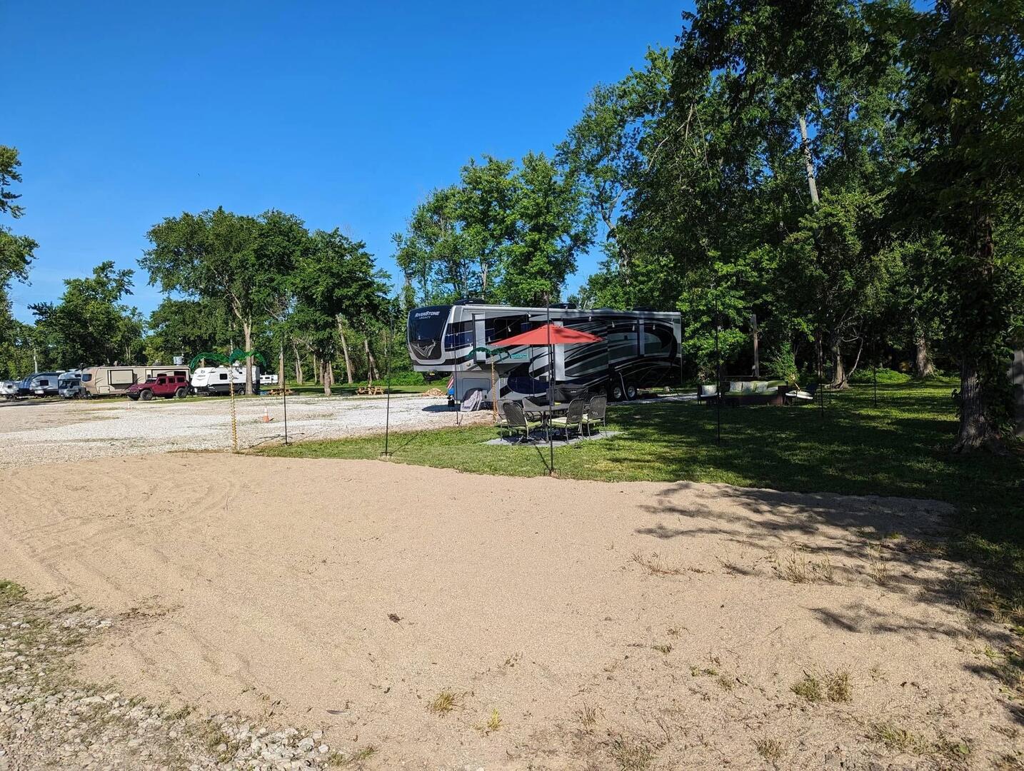 Campground facilities and rental accommodations at Lazy L Lake